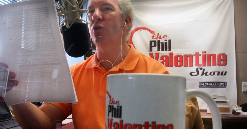 Phil Valentine, Tennessee radio host who was a vaccine skeptic, dies of COVID at 61 – USA TODAY