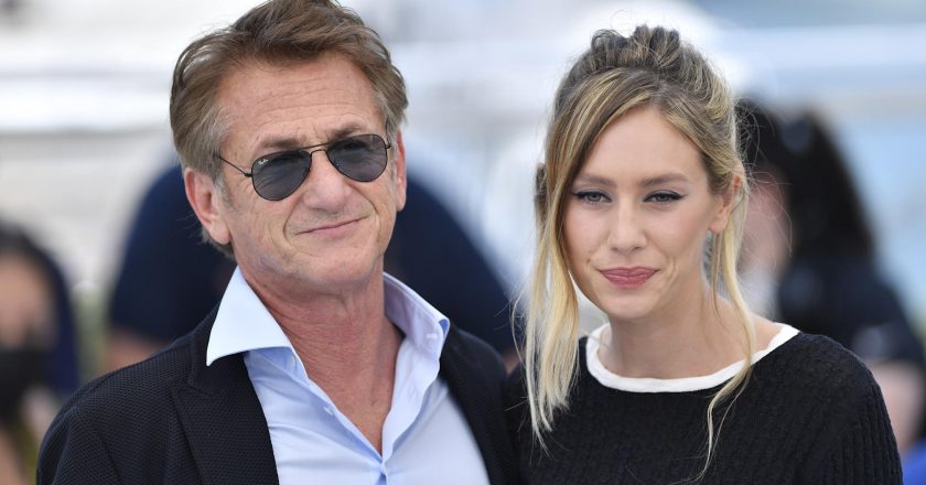 Sean Penn says he was relieved after daughter Dylan nailed her first scene after he cast her in Flag Day – Yahoo Entertainment