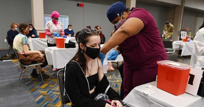 Mask guidance for vaccinated covers 46% of Mich. population – The Detroit News