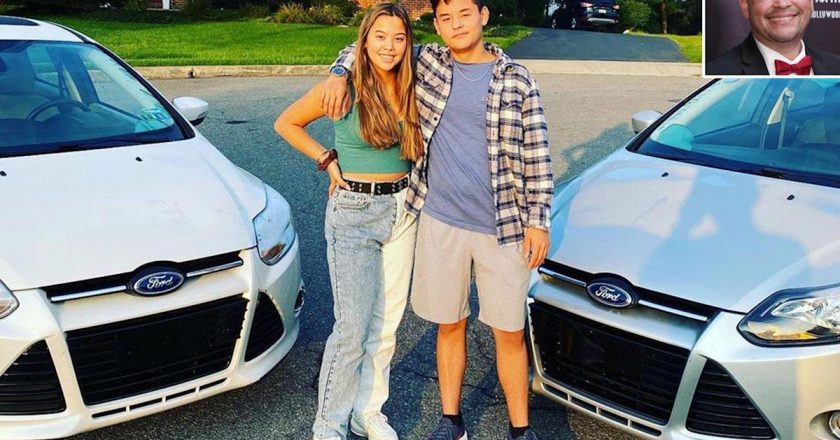 Jon Gosselin Shares Photo of Daughter Hannah and Son Collin on First Day of 11th Grade – Yahoo Entertainment