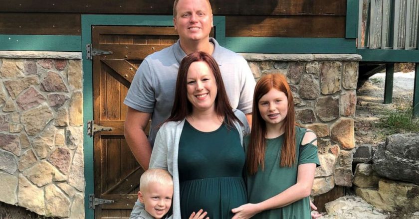 Mom who lost her baby after contracting COVID urges pregnant women to get vaccinated – GMA