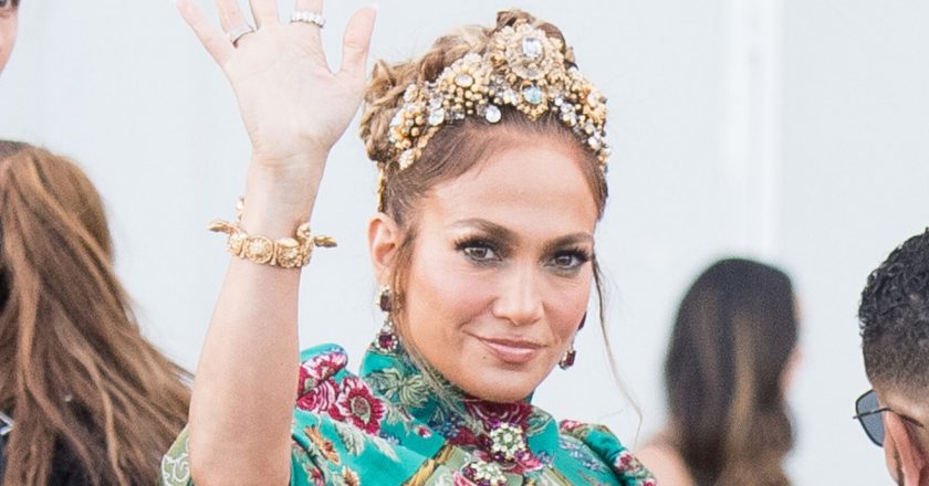 Jennifer Lopez Just Committed a Very Public Fashion Faux Pas – Yahoo Lifestyle