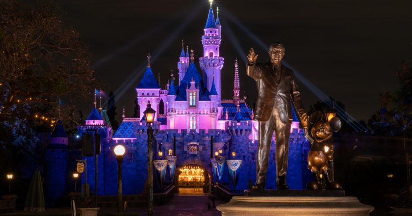 Disneyland Magic Key Program To Begin August 25 Replacing Annual Passport – CBS Los Angeles