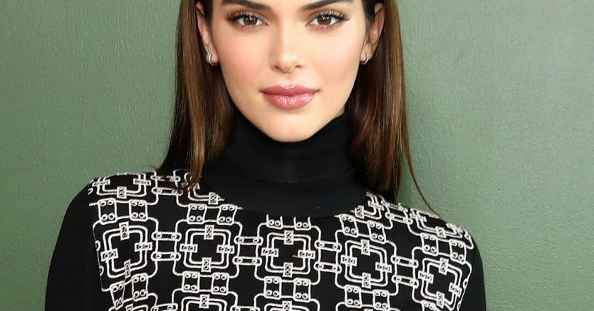 Kendall Jenner Sued for $1.8 Million for Breach of Modeling Contract – E! NEWS