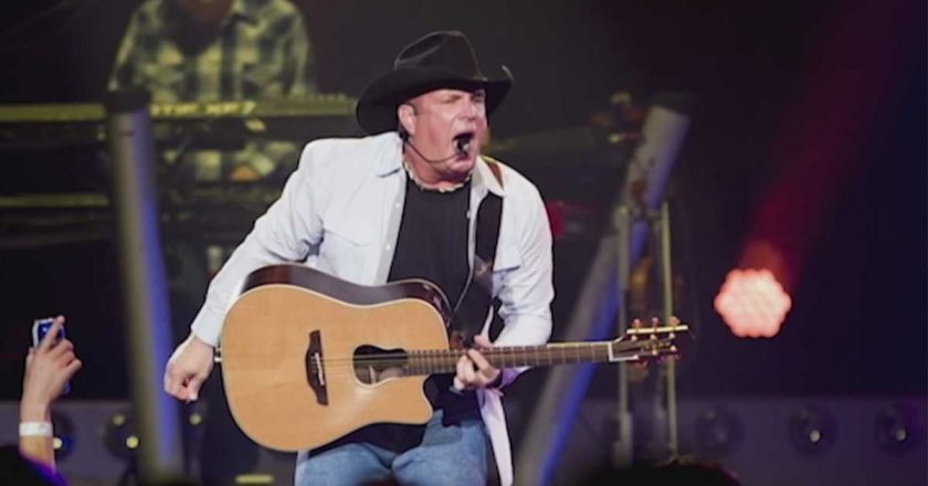 More Garth Brooks tickets go on sale one week before concert in Lincoln – KETV Omaha