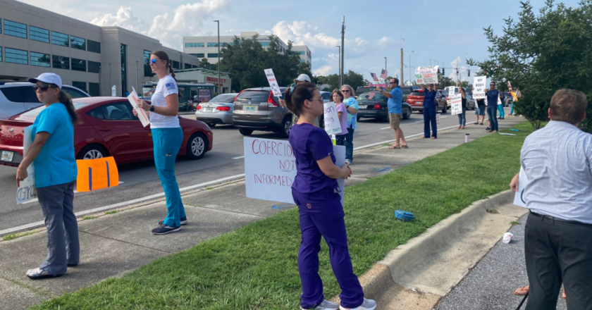 Group of NWFL hospital employees protest against vaccine policy – WEAR