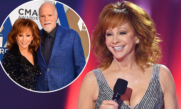 Reba McEntire reveals that she and Rex Linn tested positive for COVID-19 despite being vaccinated – Daily Mail