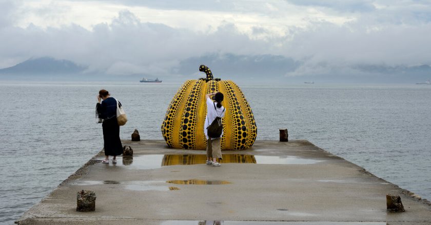 Yayoi Kusama’s Pumpkin Sculpture in Japan Is Damaged by Typhoon – The New York Times