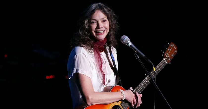 Nanci Griffith, Singer Who Blended Folk and Country, Dies at 68 – The New York Times