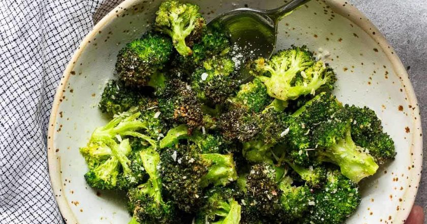 Air Fryer Garlic Parmesan Broccoli