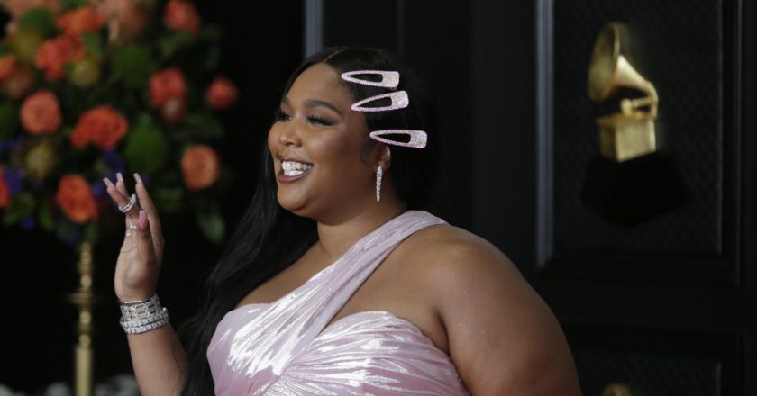 Lizzo is unrecognizable in her The Mandalorian costume: Grogu takes Hollywood – Yahoo Entertainment