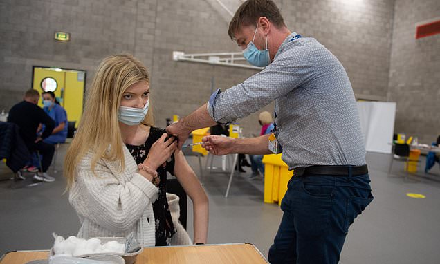 Getting flu jab for six years in a row cuts risk of developing dementia by 14% – Daily Mail