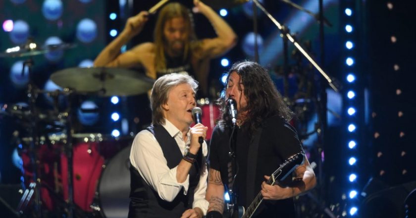 Read Paul McCartney’s Tribute to Dave Grohl at Rock and Roll Hall of Fame Induction – Variety