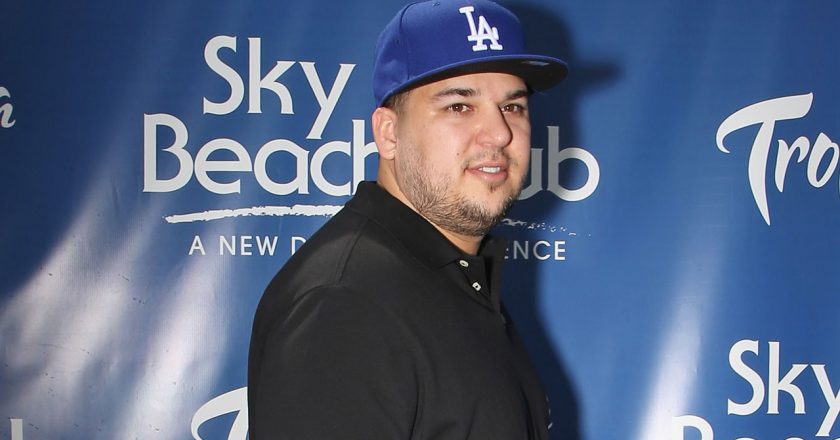 Rob Kardashian makes rare appearance in new photo taken during family outing – Fox News