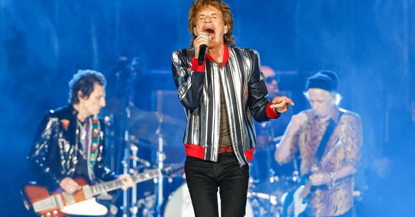 Mick Jagger Goes Unnoticed At Charlotte Bar And Its A Gas, Gas, Gas – HuffPost