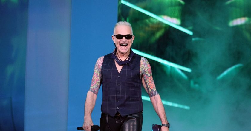 Original Van Halen Frontman David Lee Roth Is Retiring – Vulture