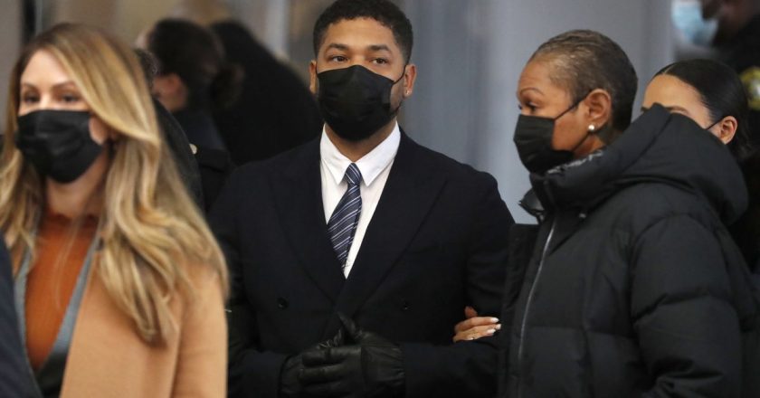 Judge begins questioning prospective jurors for actor Jussie Smollett’s trial, with six selected to hear case in first cut – Chicago Tribune