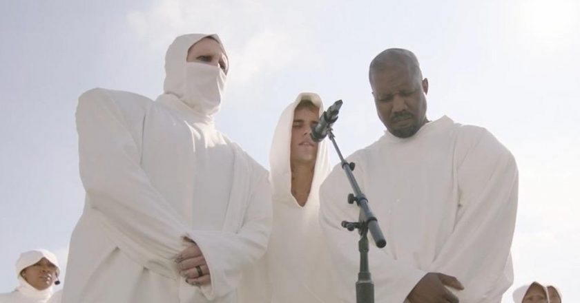 Kanye West Joined By Marilyn Manson and Justin Bieber at Sunday Service Concert – Yahoo Entertainment