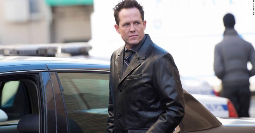 Dean Winters living in pain after multiple amputations – CNN