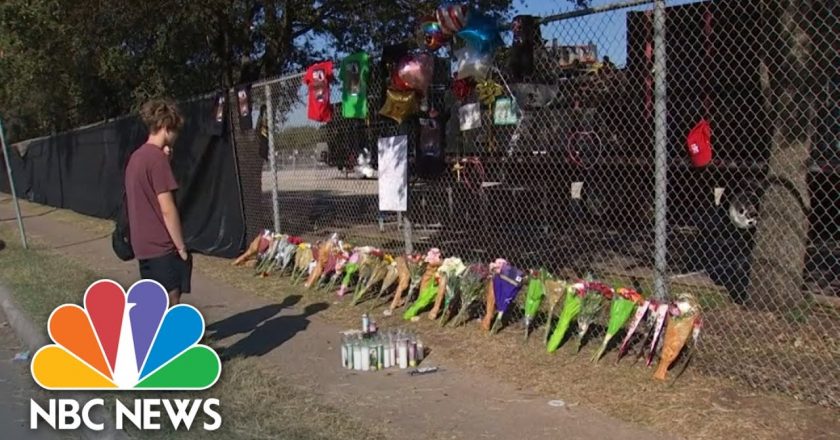 Mourners Pay Tribute To lives Lost at Astroworld Festival with Flowers, Candles – NBC News