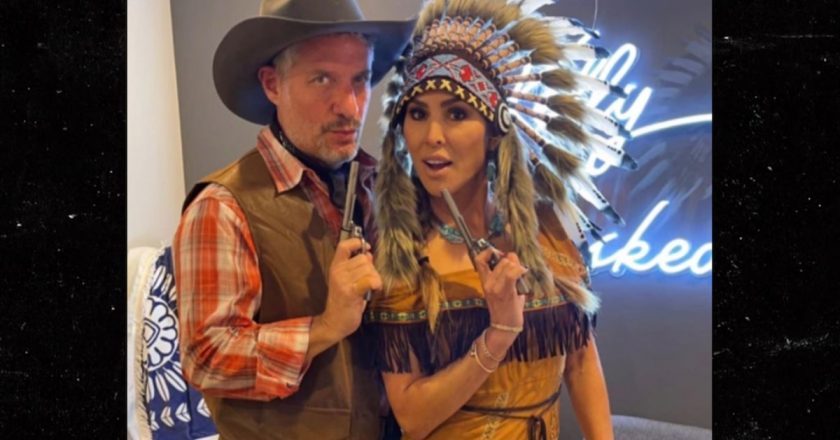 Housewives Star Rick Leventhal Defends Cowboy Alec Baldwin Halloween Costume – TMZ