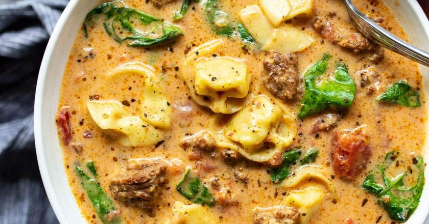 Slow Cooker Creamy Tortellini Soup