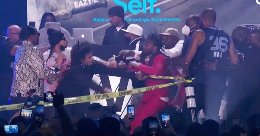 Fight Breaks Out During Bone Thugs-N-Harmony and Three 6 Mafia’s Verzuz Battle – Rolling Stone