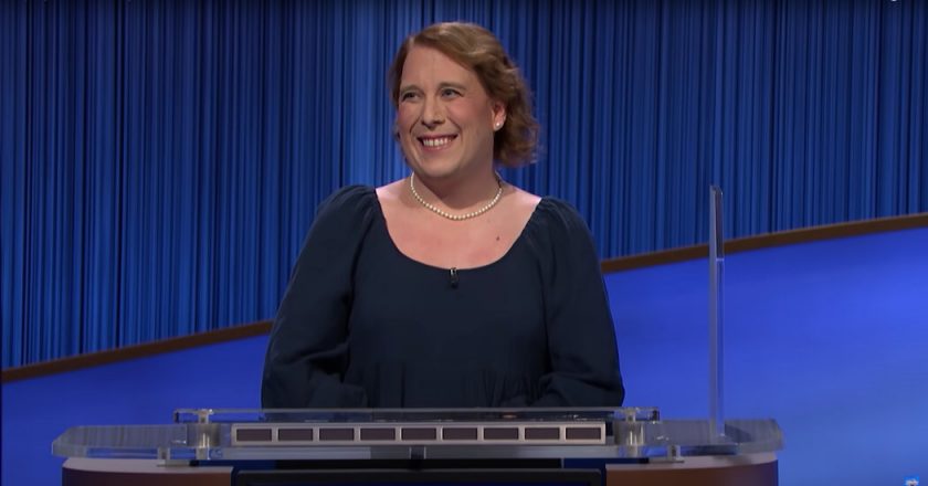 Amy Schneider Wins the Most Consecutive ‘Jeopardy!’ Games of Any Female Contestant – The New York Times