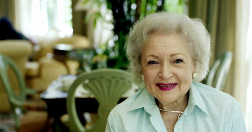 Betty White, a Television Golden Girl From the Start, Is Dead at 99 – The New York Times