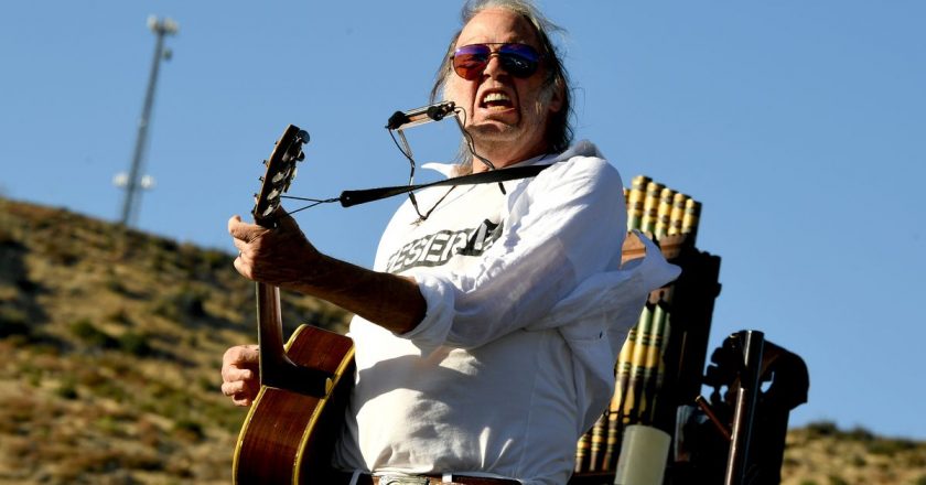 Neil Young tells Spotify to remove his music over Joe Rogan vaccine misinformation – The Verge