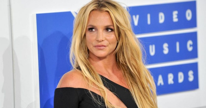 Britney Spears slams hateful media for unflattering photos: I know my body is not perfect – Yahoo News