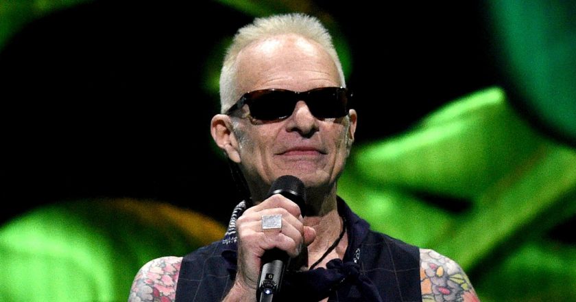 David Lee Roth cancels Las Vegas shows ahead of retirement | EW.com – Entertainment Weekly News