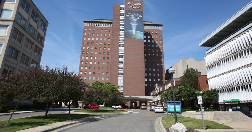 Nearly 700 employees test positive for COVID-19 at Henry Ford Health System – Detroit Free Press