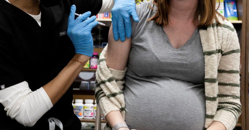 Covid Vaccinations Do Not Lead to Pre-term Births, Study Says – The New York Times