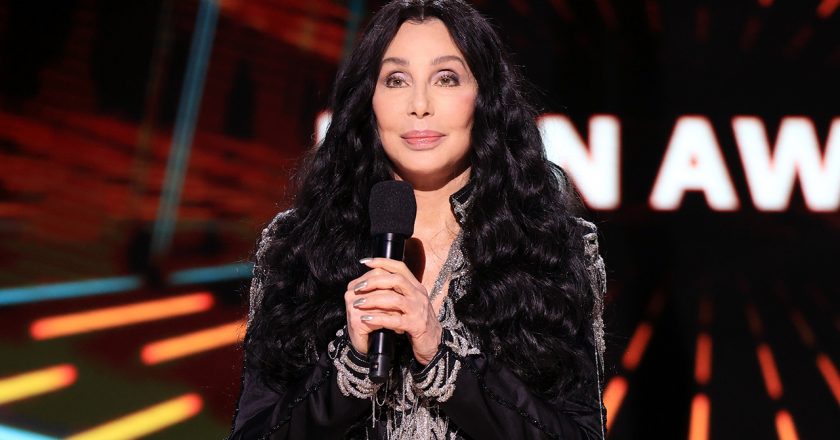 Cher, 75, says she refuses to let her hair go gray: ‘I’m just not doing it!’ – Fox News