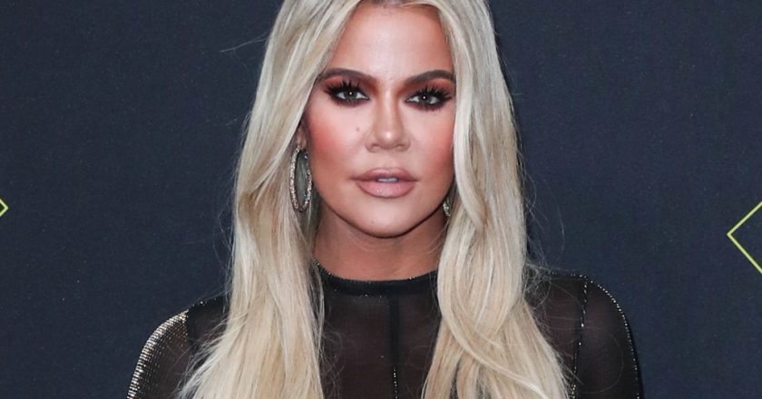 Khloe Kardashian Shows Off Killer Abs In New Bikini Pictures Amid Tristan Thompson Drama – SheKnows