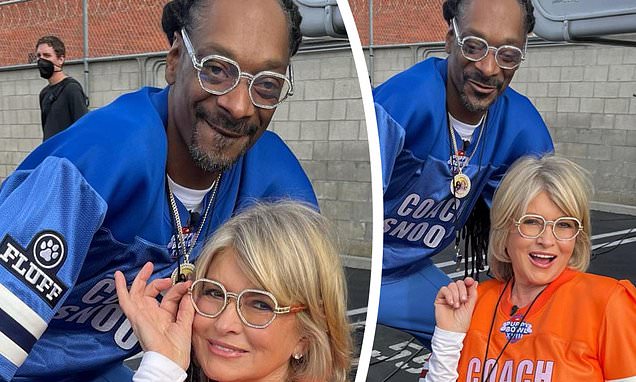 Martha Stewart and Snoop Dogg rock matching diamond-and-gold glasses while taping Puppy Bowl XVIII – Daily Mail