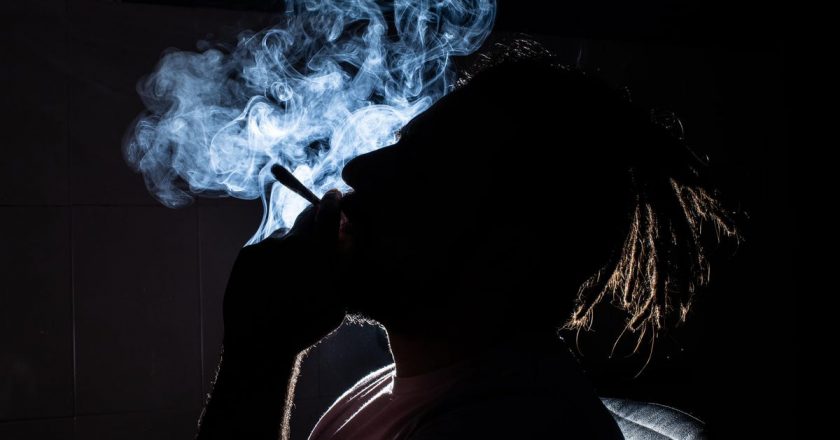 No, Smoking Weed Won’t Help You Avoid Covid – Gizmodo