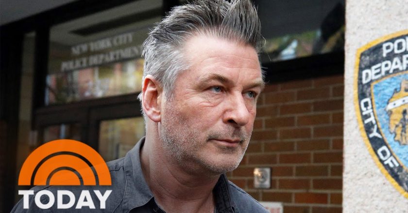 Alec Baldwin Turns Phone Over To Authorities Investigating Rust Shooting – TODAY