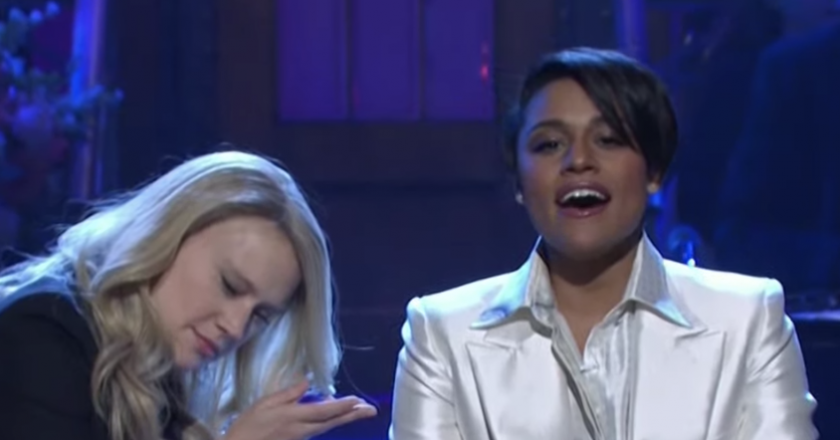 ‘SNL’: Kate McKinnon Crashes Ariana DeBose’s Opening Monologue For Performance Of ‘West Side Story’ Medley – Deadline