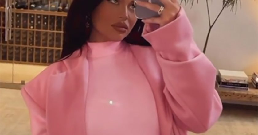 Pregnant Kylie Jenner Is Pretty in Pink at Daughter Stormi and Chicago West’s Birthday Party – E! NEWS