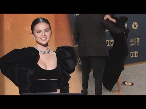 Selena Gomez Presents BAREFOOT After Red Carpet Stumble at SAG Awards – Entertainment Tonight