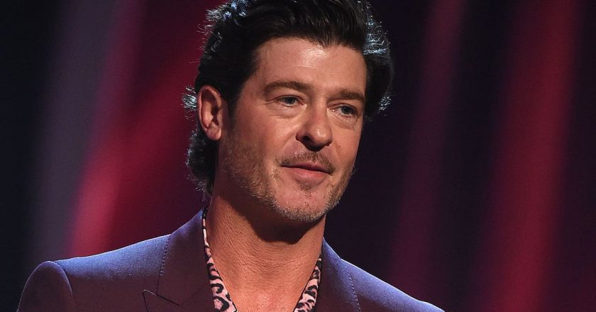 The Masked Singer: Everyone is saying the same thing about Robin Thicke walking out over Giuliani appearance – The Independent