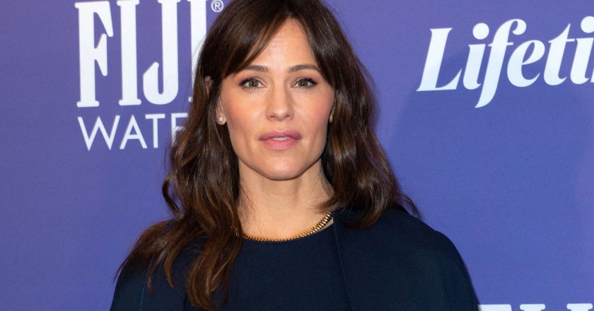 Jennifer Garner recalls first kiss at 18: He broke up with me the next day – Fox News