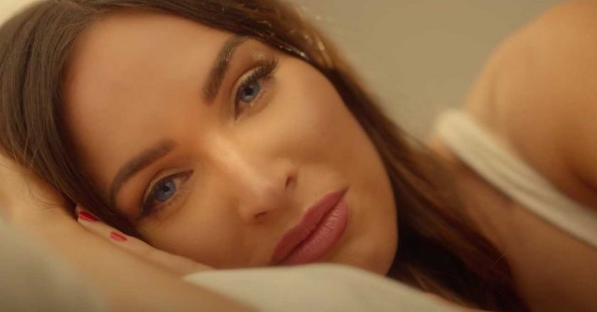 Megan Fox Posts Thirst Trap To End All Thirst Traps As News Her Divorce Has Finalized Breaks – CinemaBlend