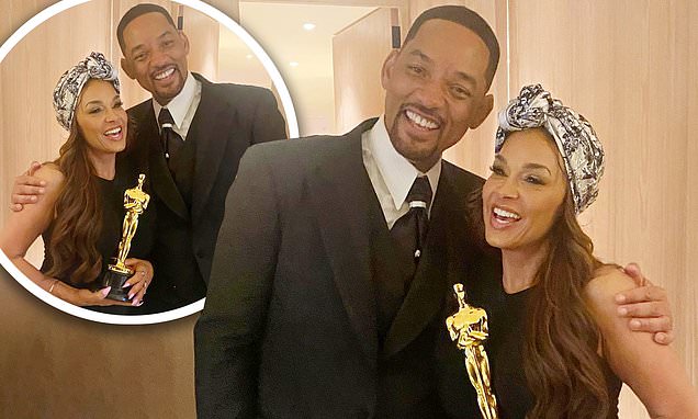 Will Smith and ex-wife Sheree Zampino pose with his Academy Award following epic night – Daily Mail