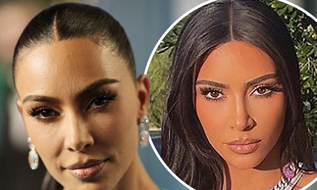 Kim Kardashian accused of Photoshopping social media snaps AGAIN as Oscars snaps reveal skin texture – Daily Mail