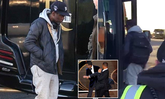 Chris Rock stays tight-lipped about Will Smiths Oscars slap as he arrives in Boston for show – Daily Mail