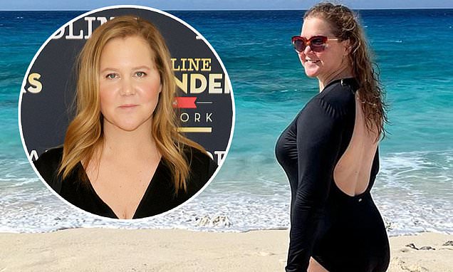 Oscar host Amy Schumer opens up about positive impact of liposuction she underwent – Daily Mail