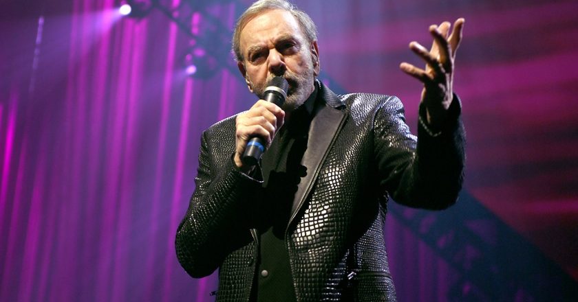 Neil Diamond sells music catalog, recording rights to Universal music group – Fox Business